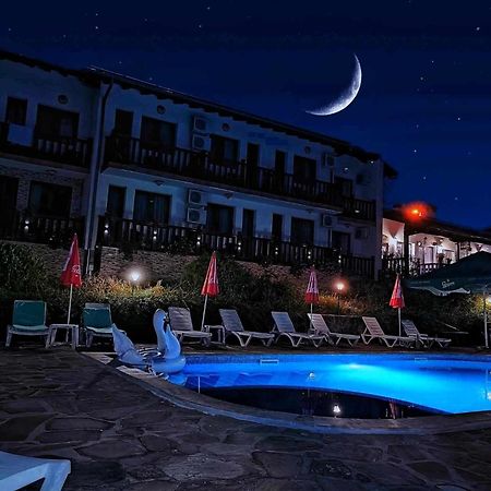 Family Complex Krisbo Hotel Donkovtsi Ngoại thất bức ảnh