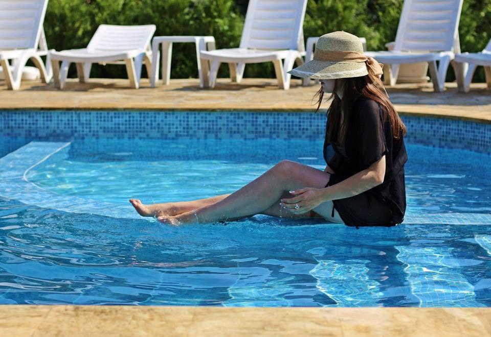 Family Complex Krisbo Hotel Donkovtsi Ngoại thất bức ảnh
