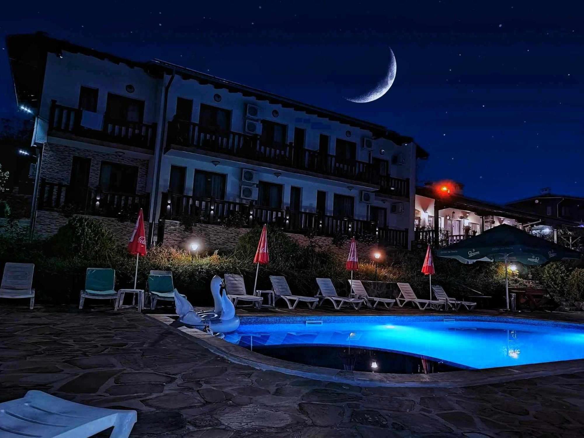 Family Complex Krisbo Hotel Donkovtsi Ngoại thất bức ảnh