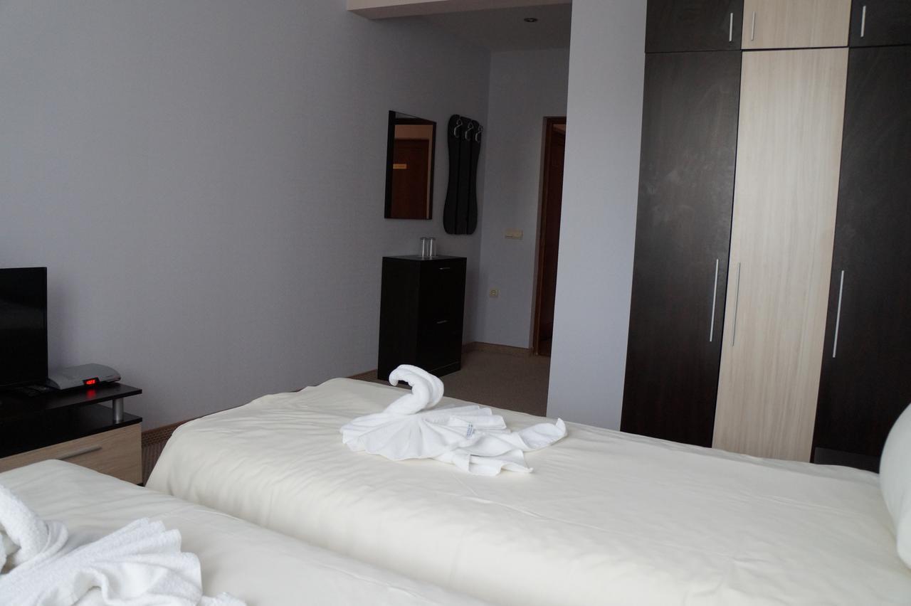 Family Complex Krisbo Hotel Donkovtsi Ngoại thất bức ảnh
