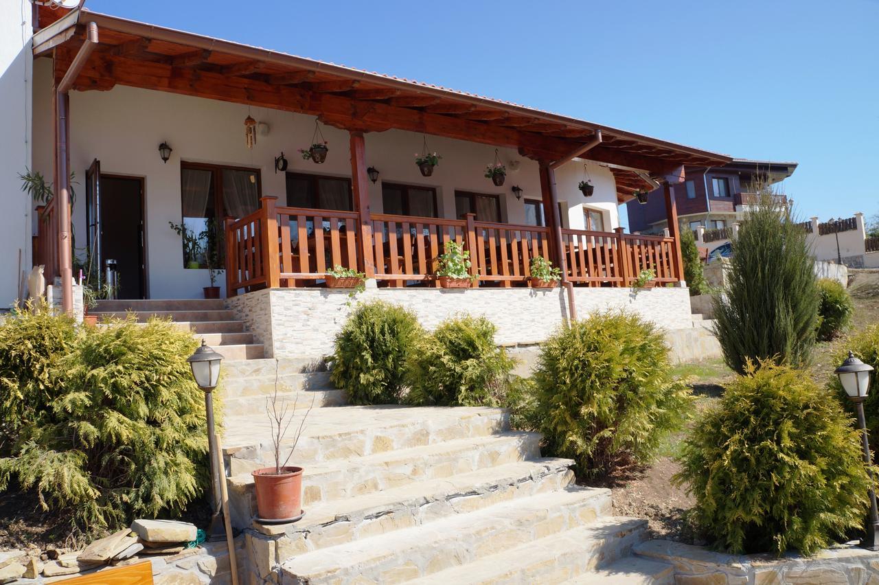 Family Complex Krisbo Hotel Donkovtsi Ngoại thất bức ảnh