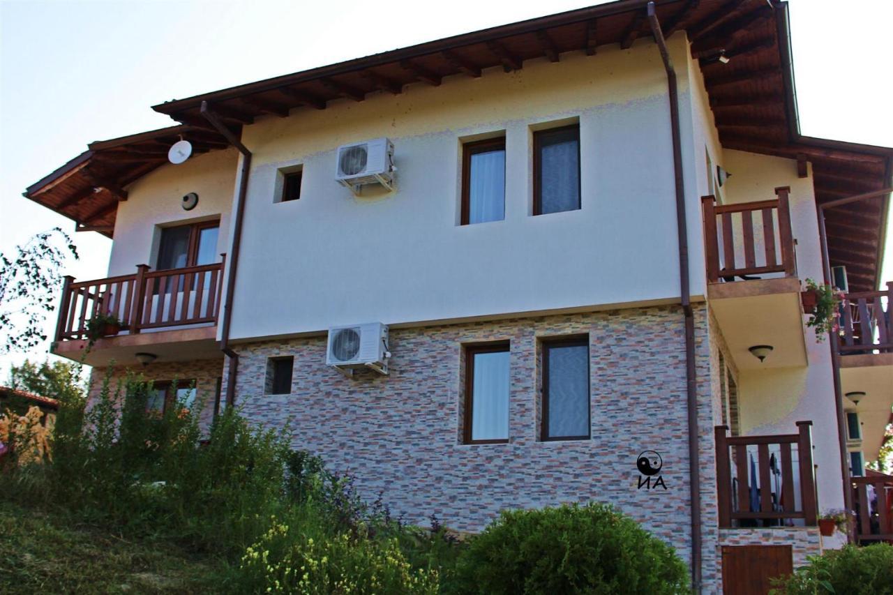 Family Complex Krisbo Hotel Donkovtsi Ngoại thất bức ảnh